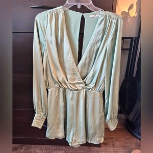 Green romper, S